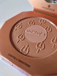 Essence Disney Villains Evil Queen Maxi Powder Blush 01